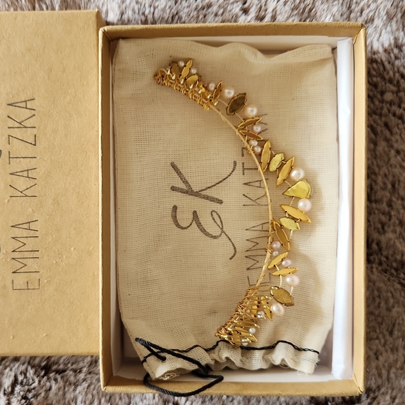 Emma Katzka Lia tiara, gold and blush - Picture 5 of 12